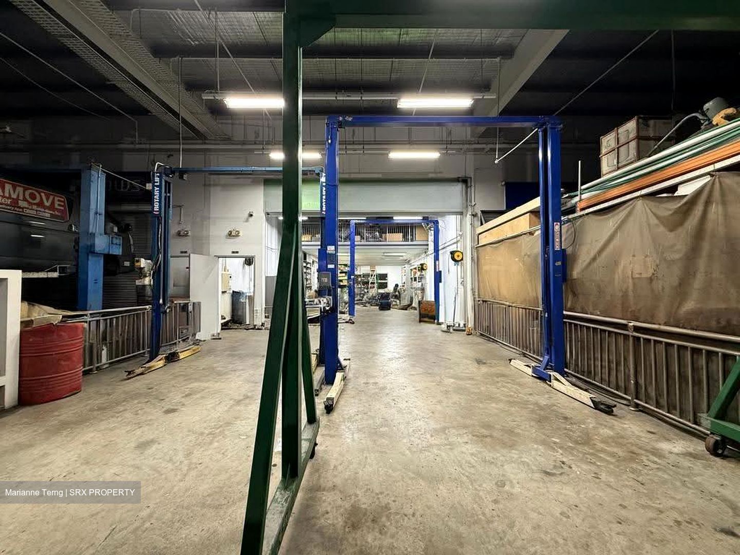 First East Centre (D14), Factory #634117381